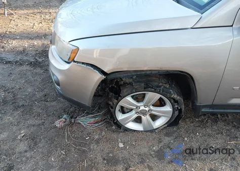 2016 Jeep Compass Sport z USA, uszkodzony, nr VIN 1C4NJCBB8GD506391